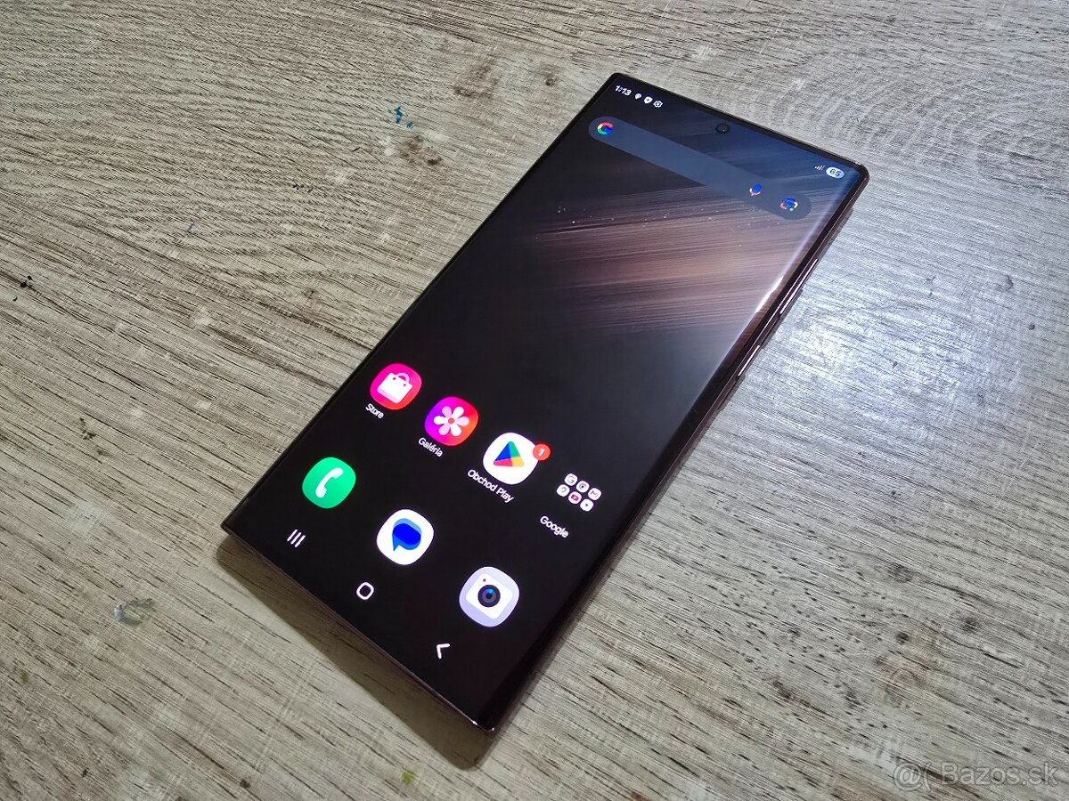 Samsung S22 Ultra v super stave telefon v krabici s nabijaci