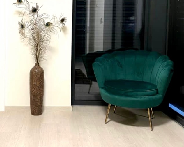 KRESLO V TVARE MUŠLE