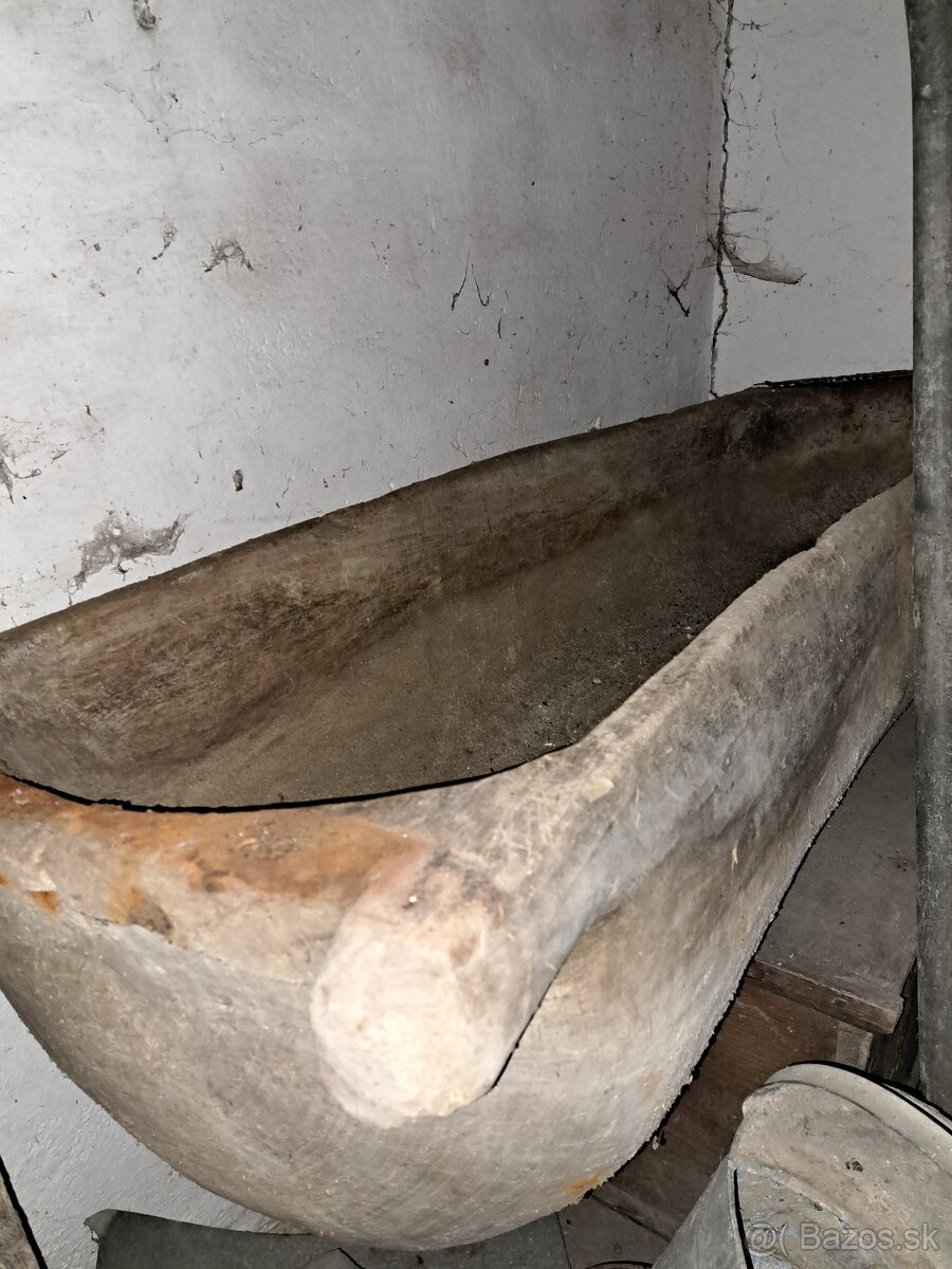 Mäsiarske drevené koryto pre domácu zabíjačku