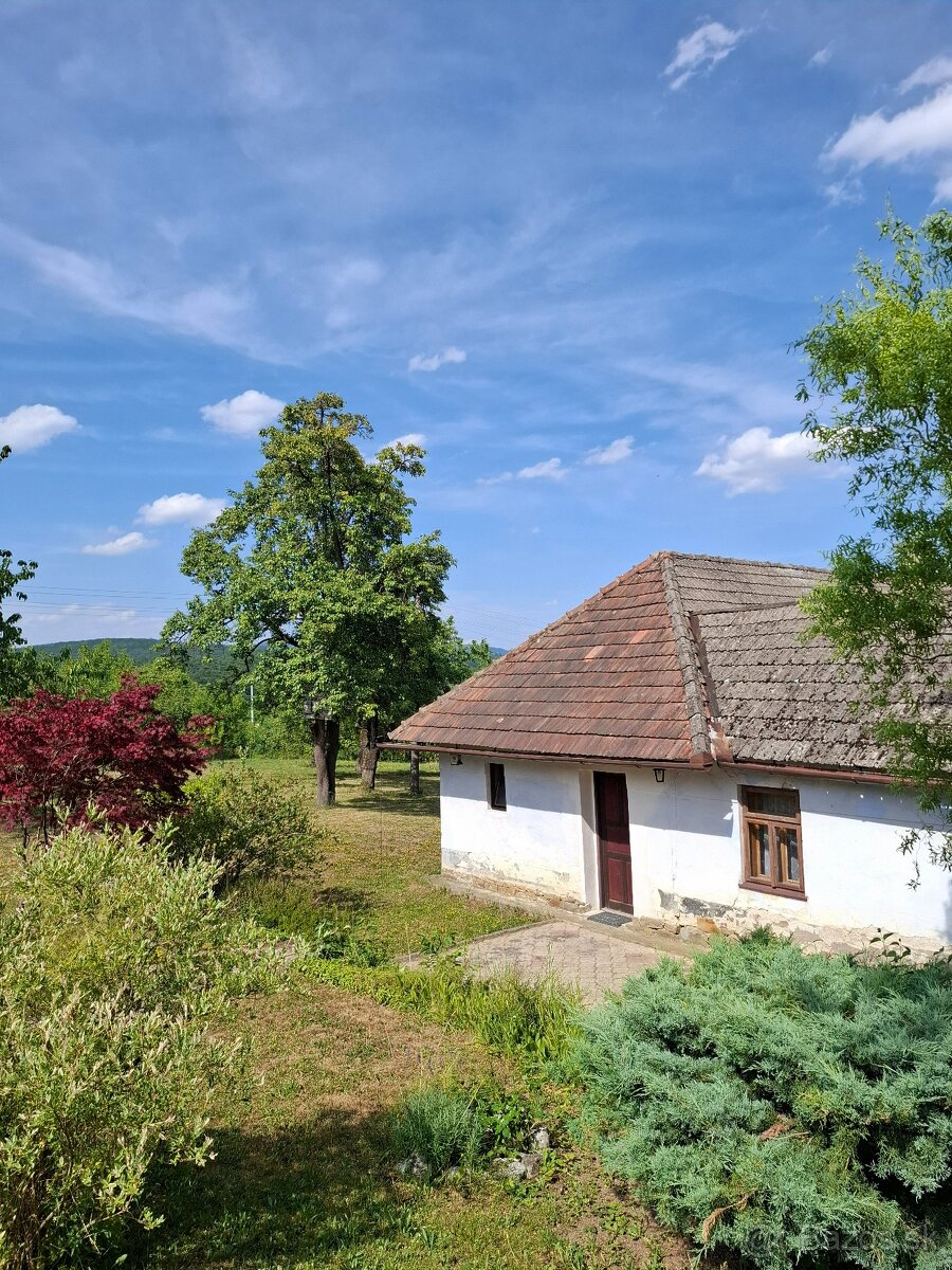 CHALUPA NA MYJAVSKÝCH KOPANICIACH