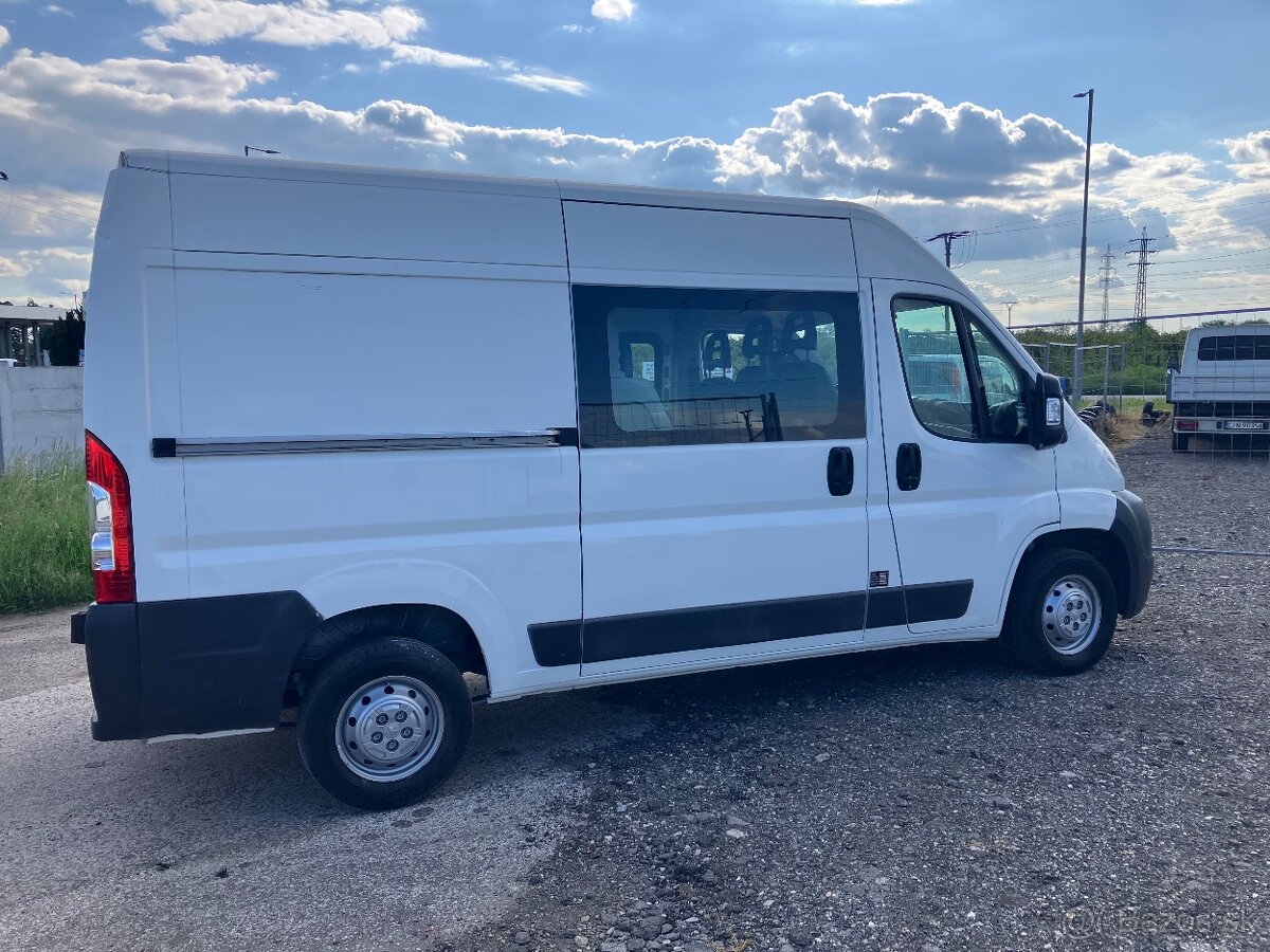 Peugeot Boxer 2.2HDI Minibus 6-miestne