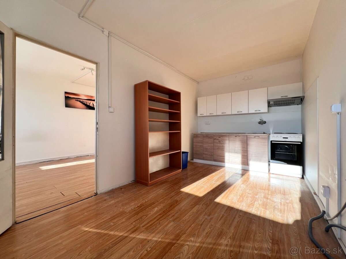 Prenájom 3-izbového nezariadeného bytu, Buzulucká – Košice