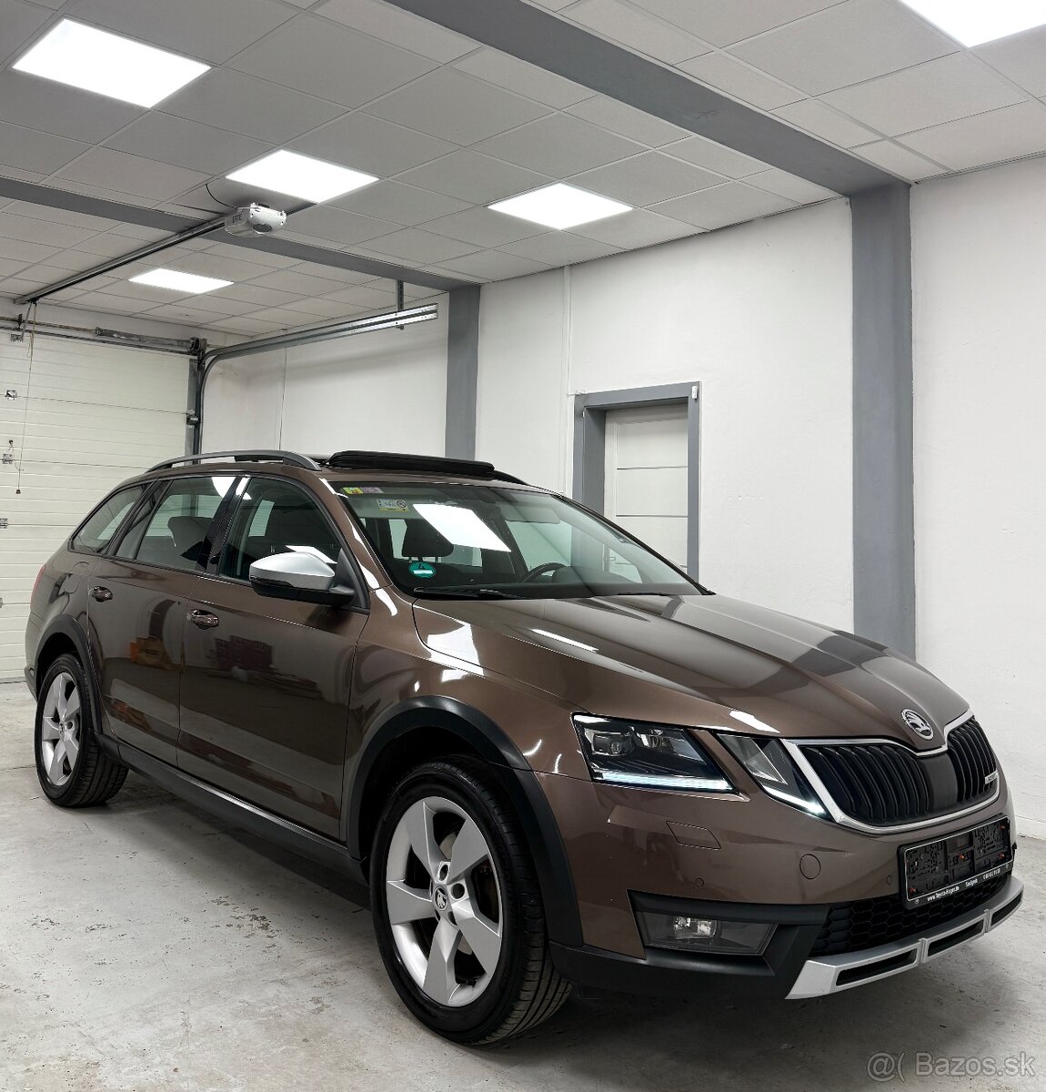 Skoda Octavia Scout 2.0TDI 110Kw 4x4 Webasto/Canton/Panorama