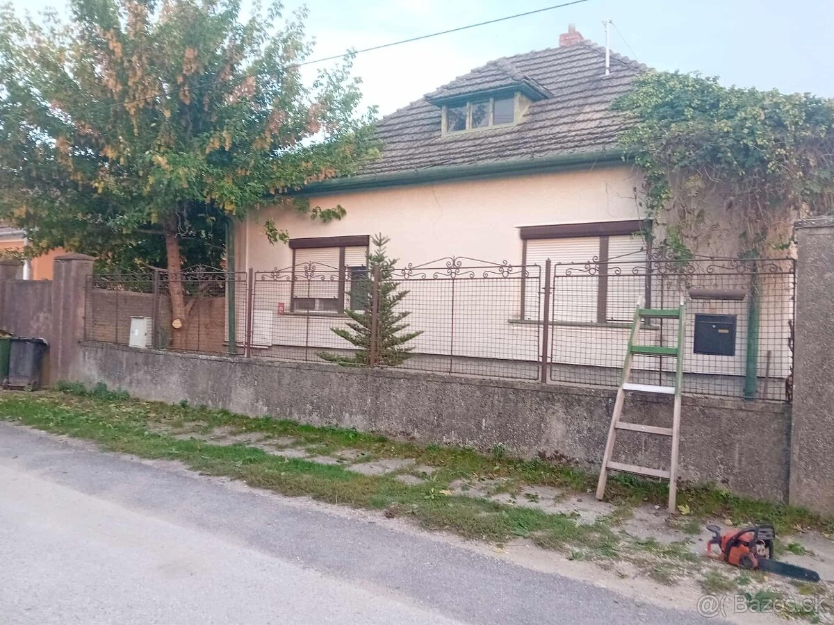 Rodinný dom v obci Zemné