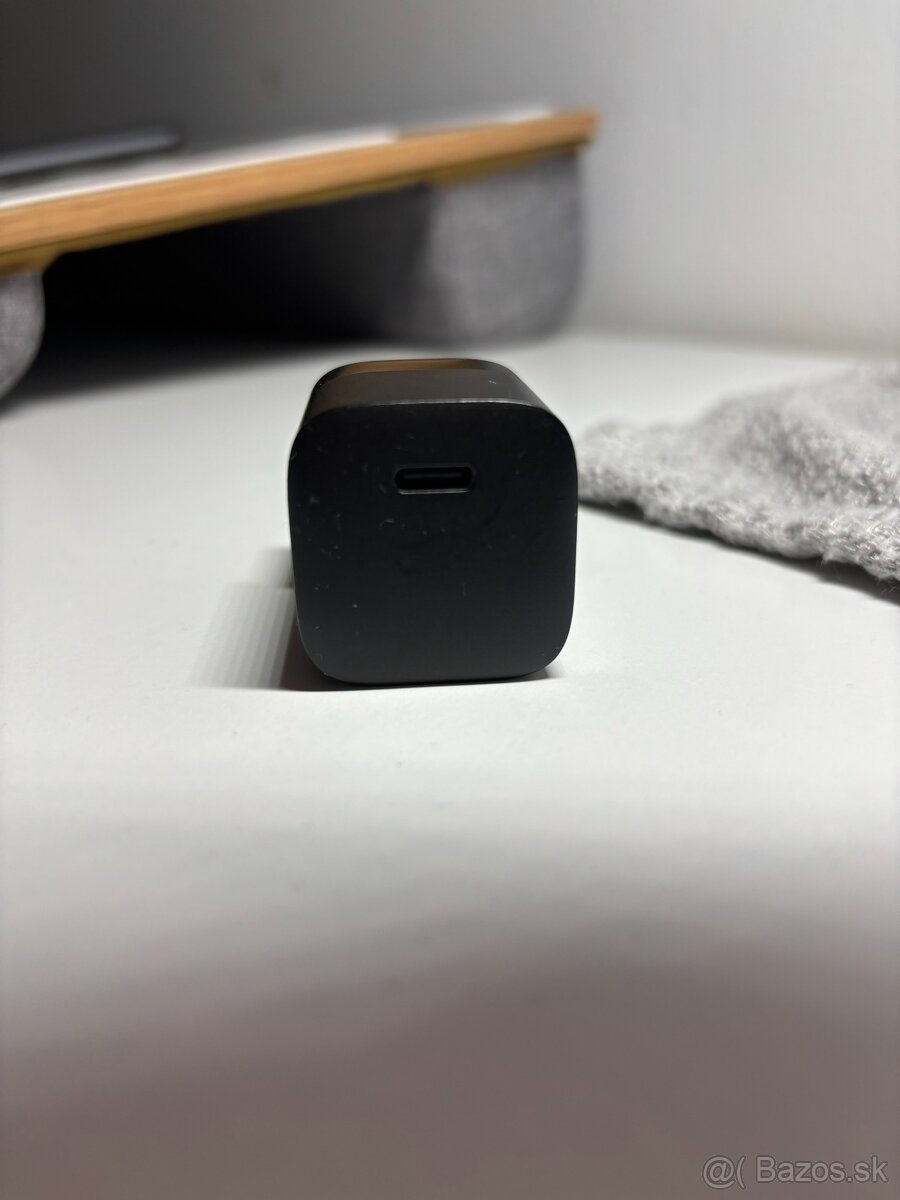 Predám adaptér na nabíjanie 30W usb C