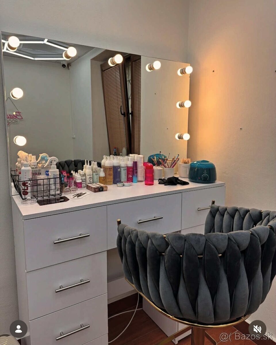 Luxusny Profesionálny kozmeticky stolik