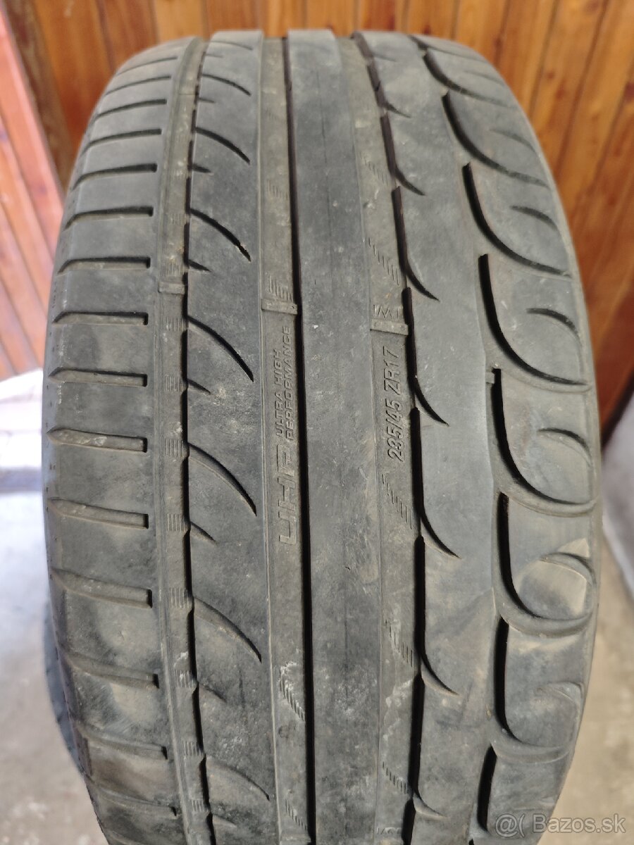 235/45 R17 94W
