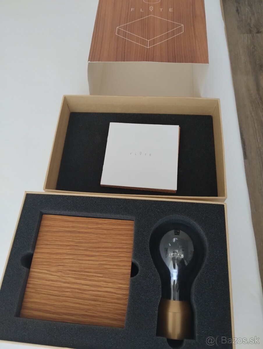 Predám levitujúcu magnetickú lampu FLYTE - nepoužitá