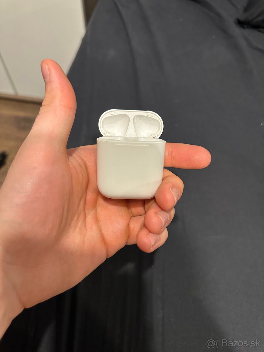 original púzdro Airpods 1 gén funkčne