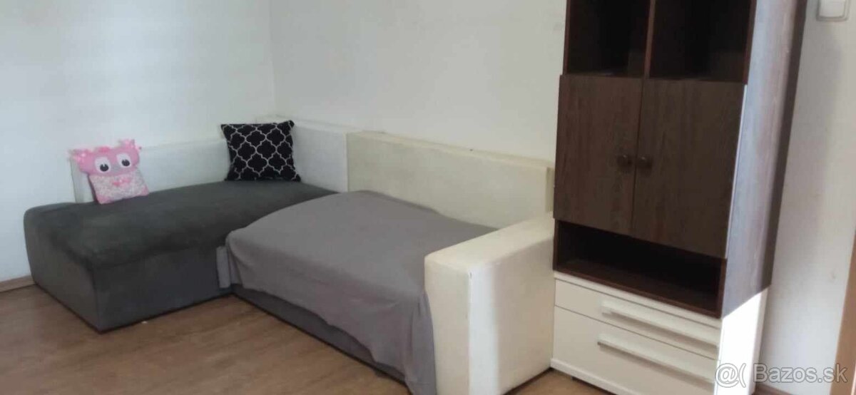 Na predaj zrekonštruovaný 1 izbový byt, pri Trnave, Cífer