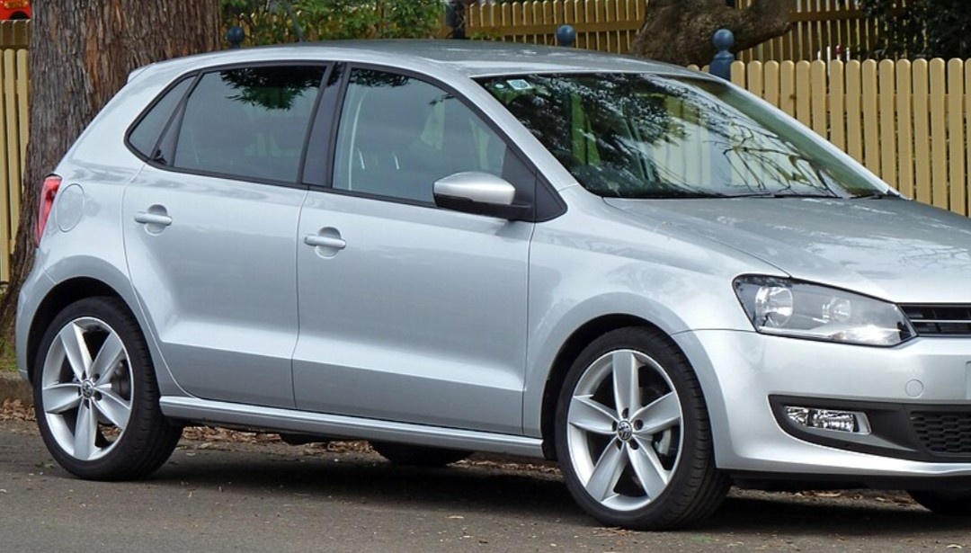 Kúpim pravé predné a pravé zadné dvere VW Polo 6R