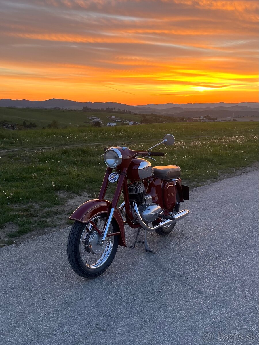 Jawa 250 559
