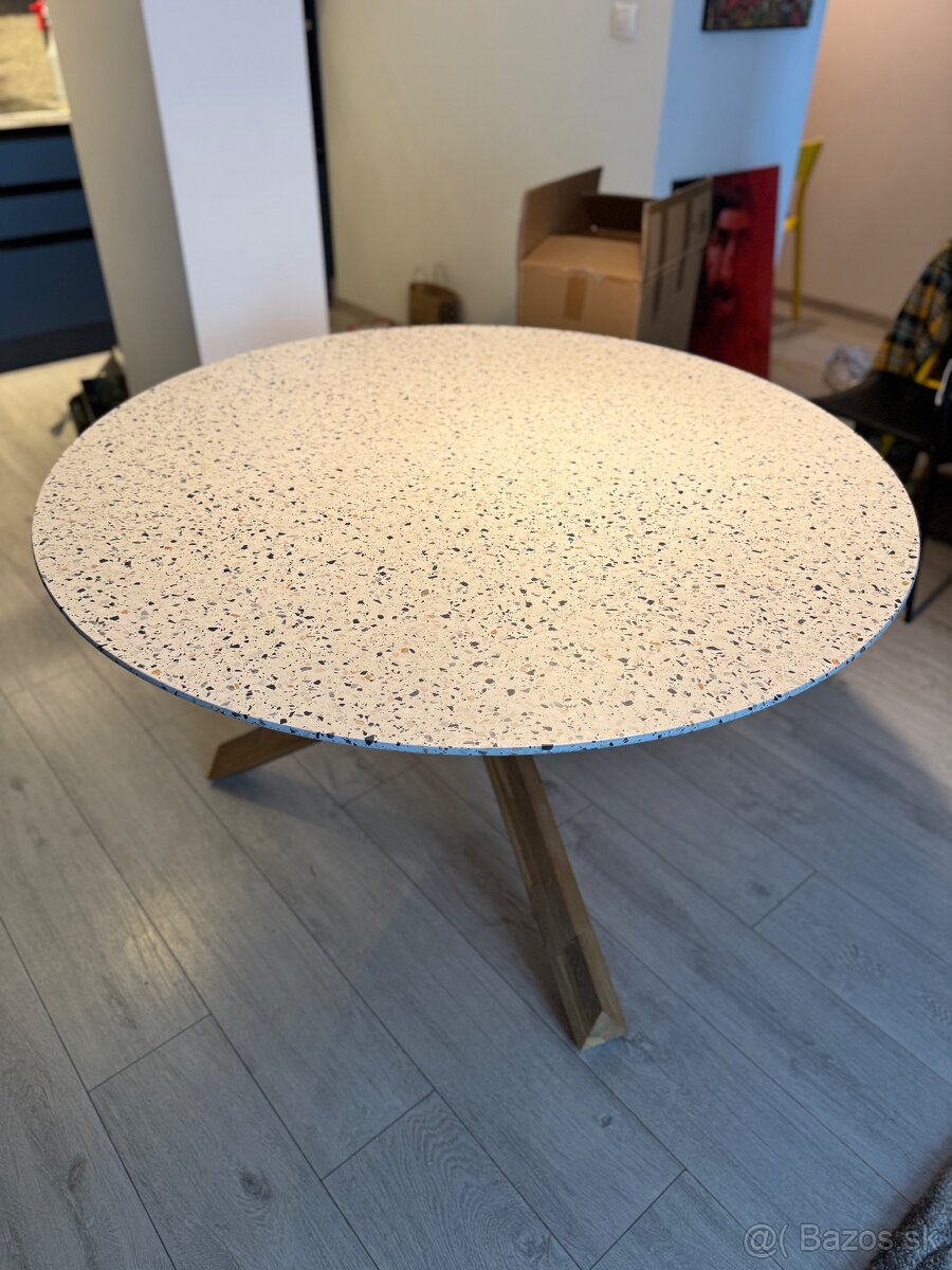 Predám jedálenský stôl •119cm•