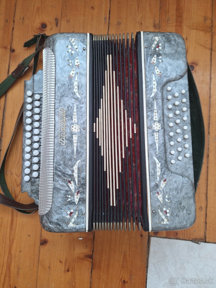 Akordeo BELARUS gombíkový