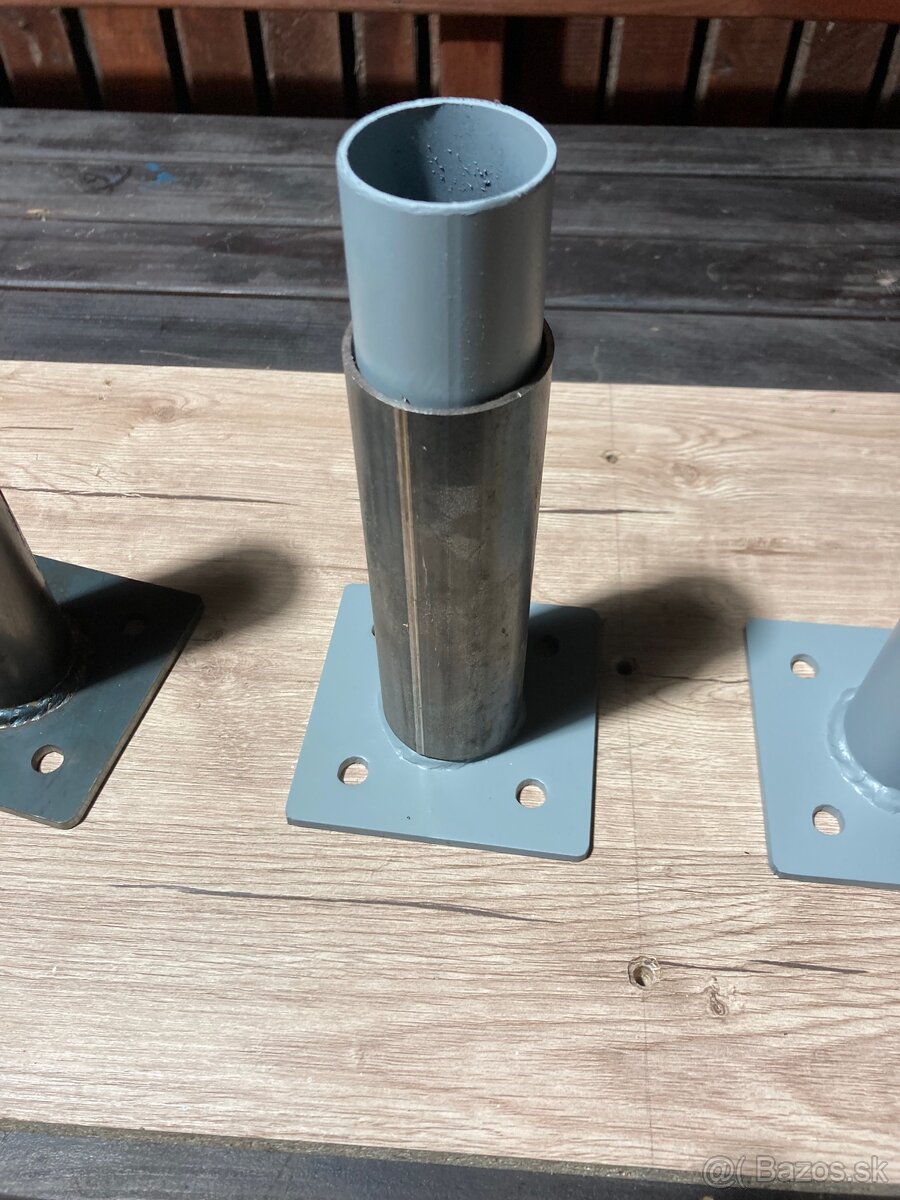 Nátrubok s platňou -  jednoduchá montáž stĺpikov