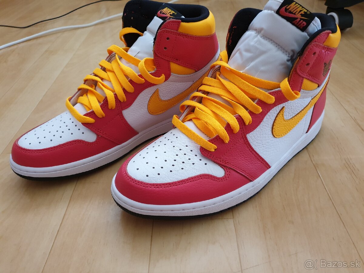 Nike Air Jordan 1 Retro High OG Light Fusion Red