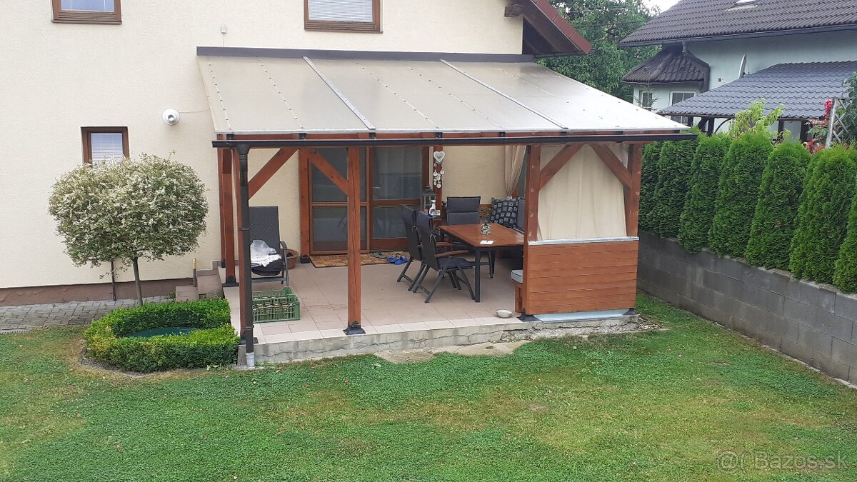 Záhradný prístrešok.