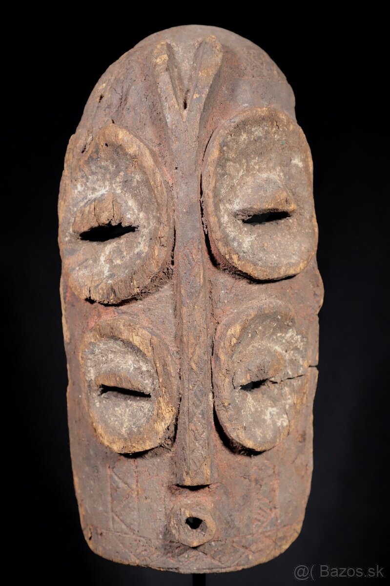 Autentická drevená obradná Bembe maska z Konga