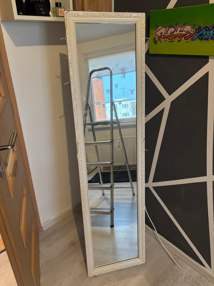 Stojanové zrkadlo LAVAL