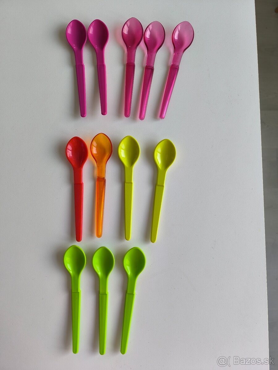 dizajnové a funkčné farebné lyžičky Tupperware 12ks