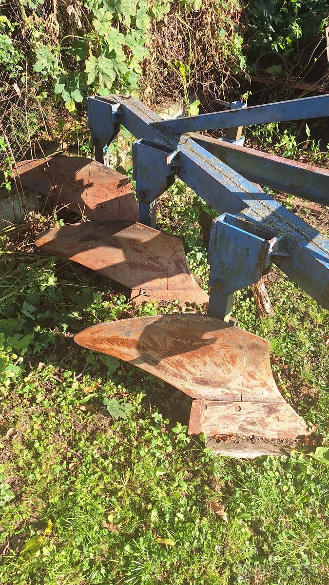 PLUHY ZA TRAKTOR - 3 PLUH