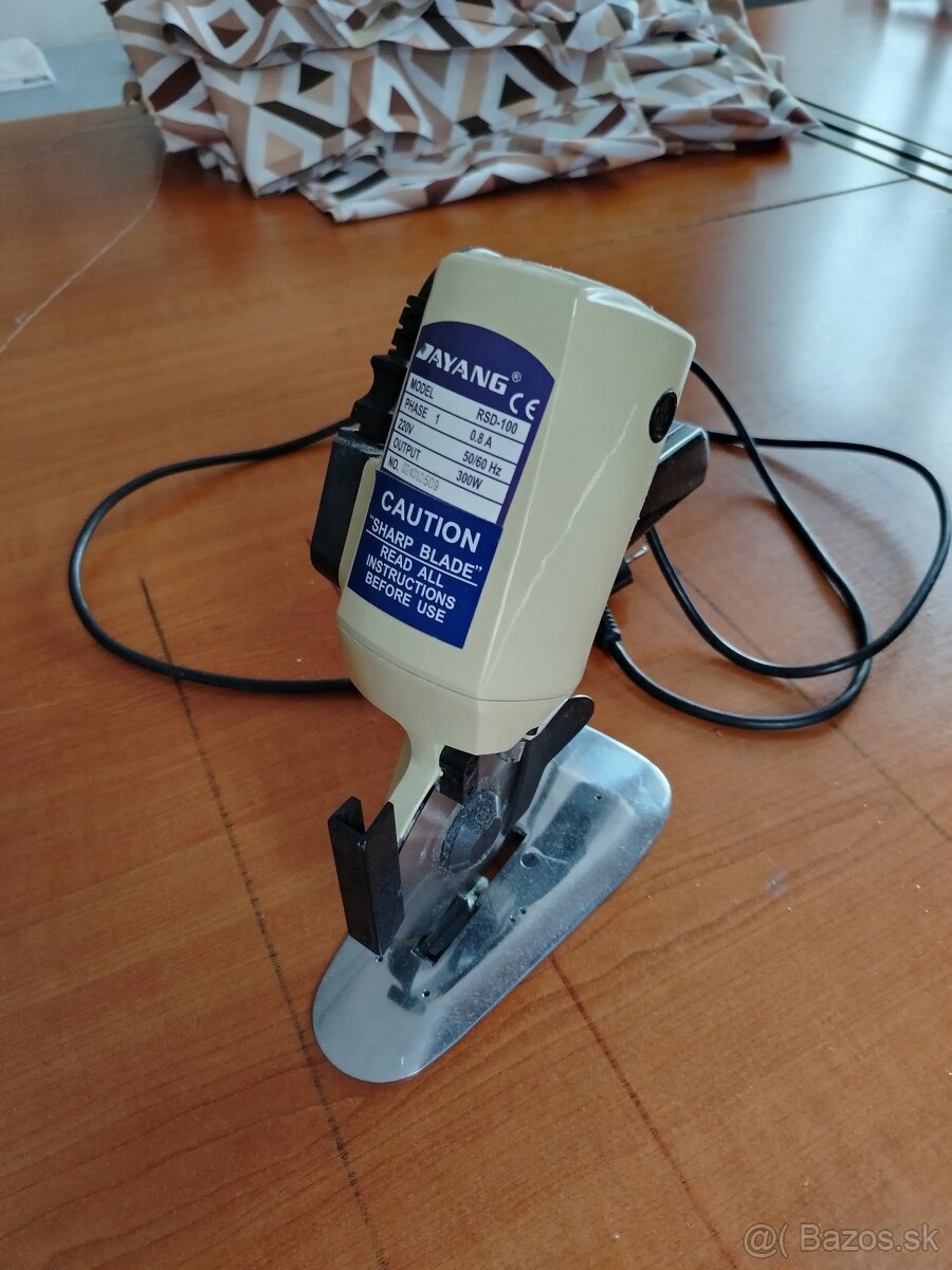 Kotúčová rezačka na textil dayang