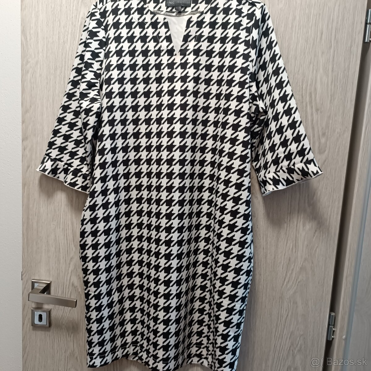 Čierno-biele šaty (38-40)