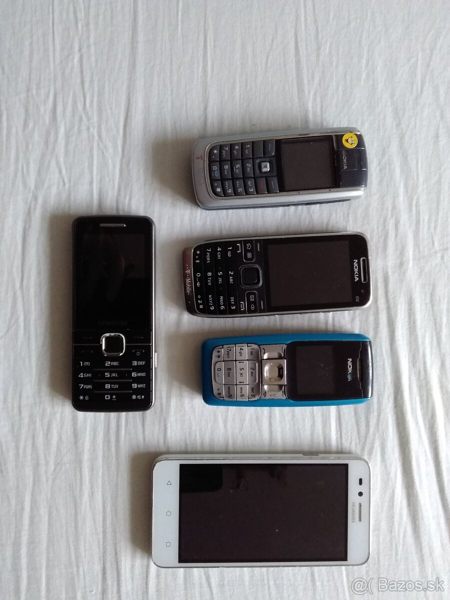 Mobilné telefóny retro