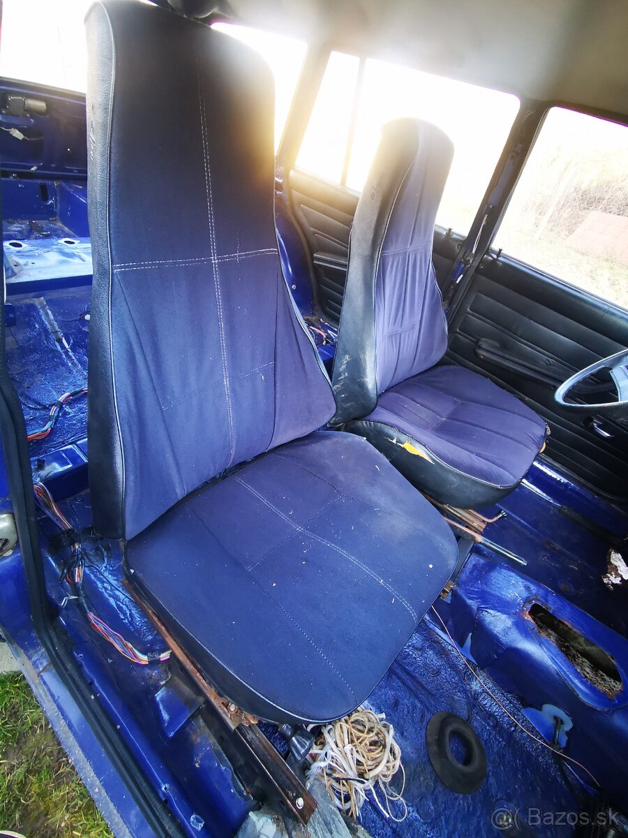 Lada Vaz Žiguli 2107 sedačky