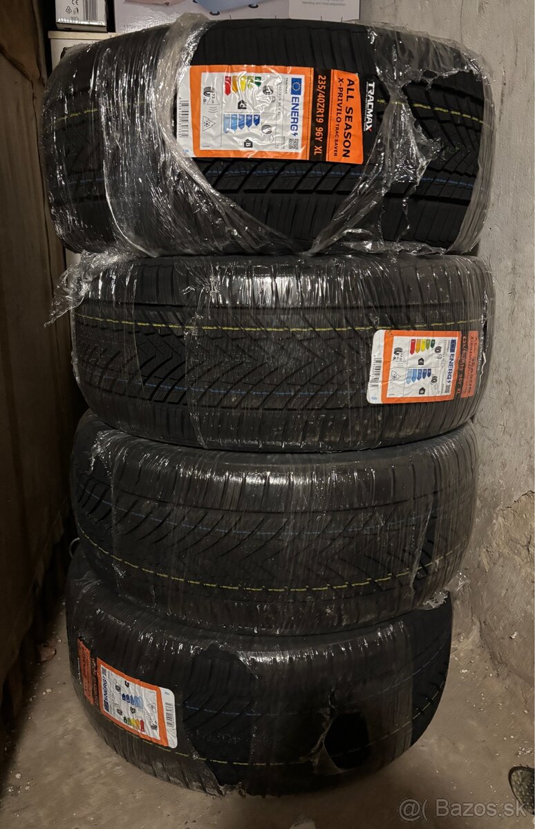 Celoročné pneumatiky Tracmax 235/40 R19