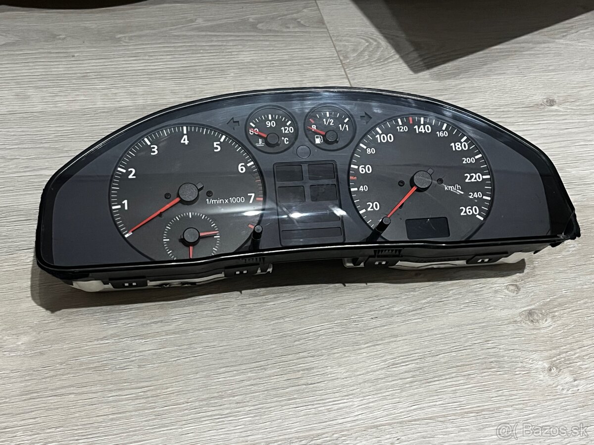 Predam Budík na Audi A4 B5