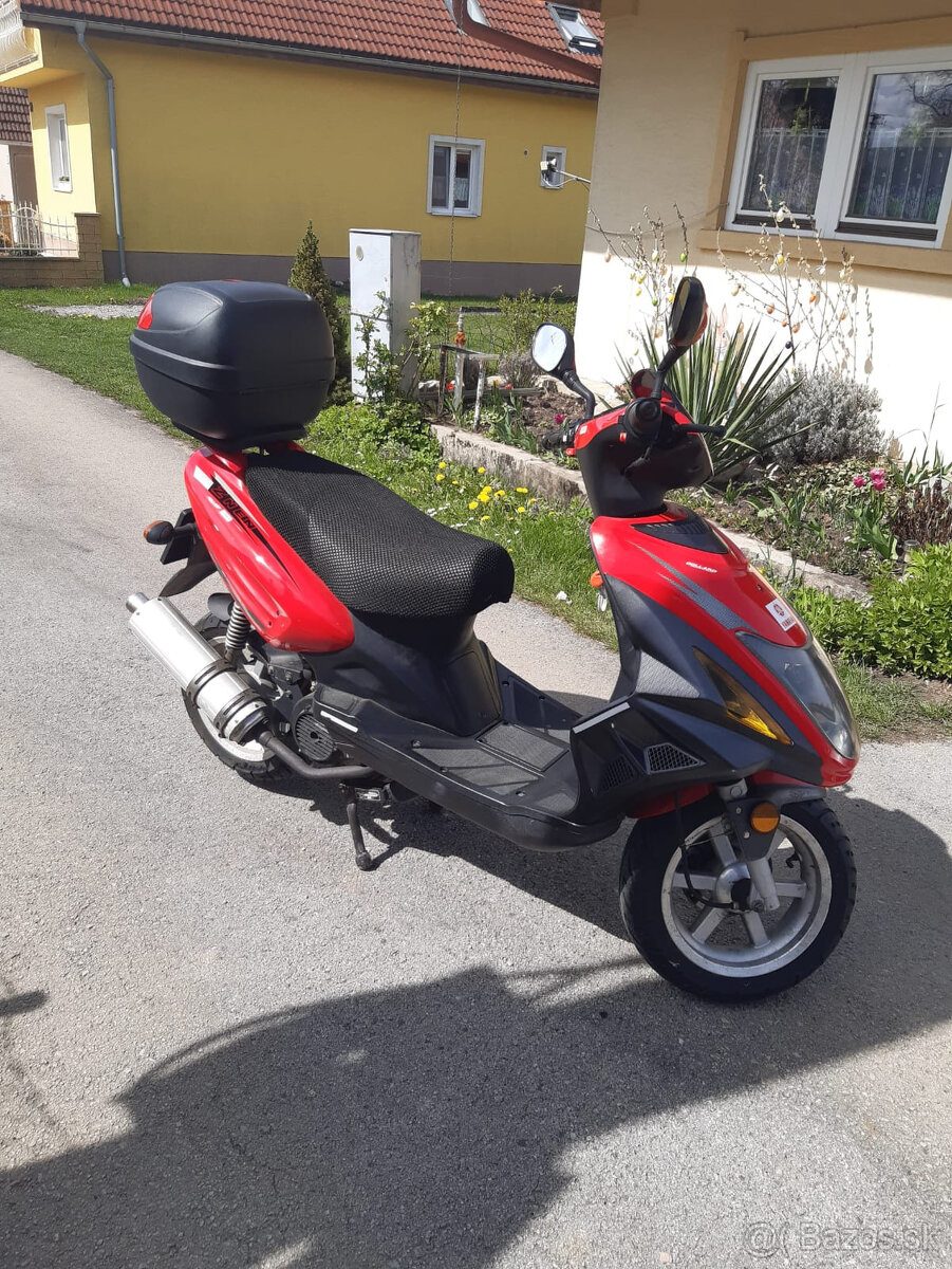 Predám skúter ZNEN 125 automat