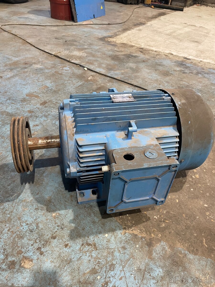 Asynchrónny elektromotor 22kw 2P 2930 ot/min