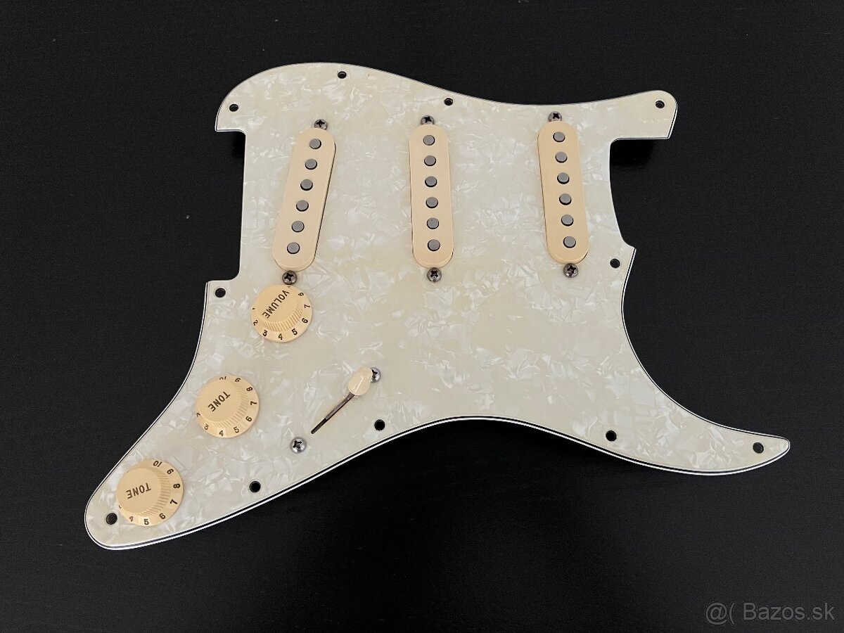 Kompletný pickguard Fender American Standard