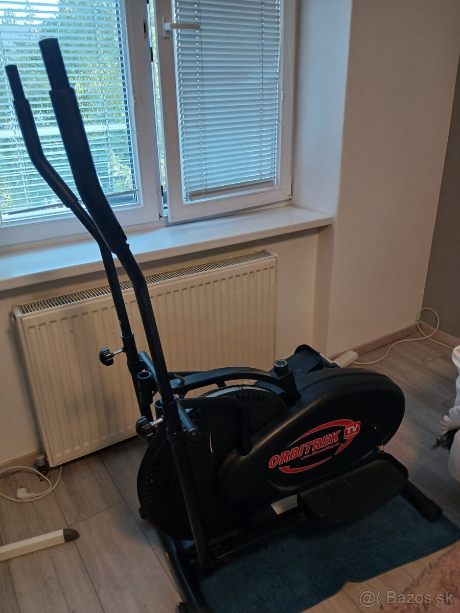 Eliptický trenažér / orbitrek