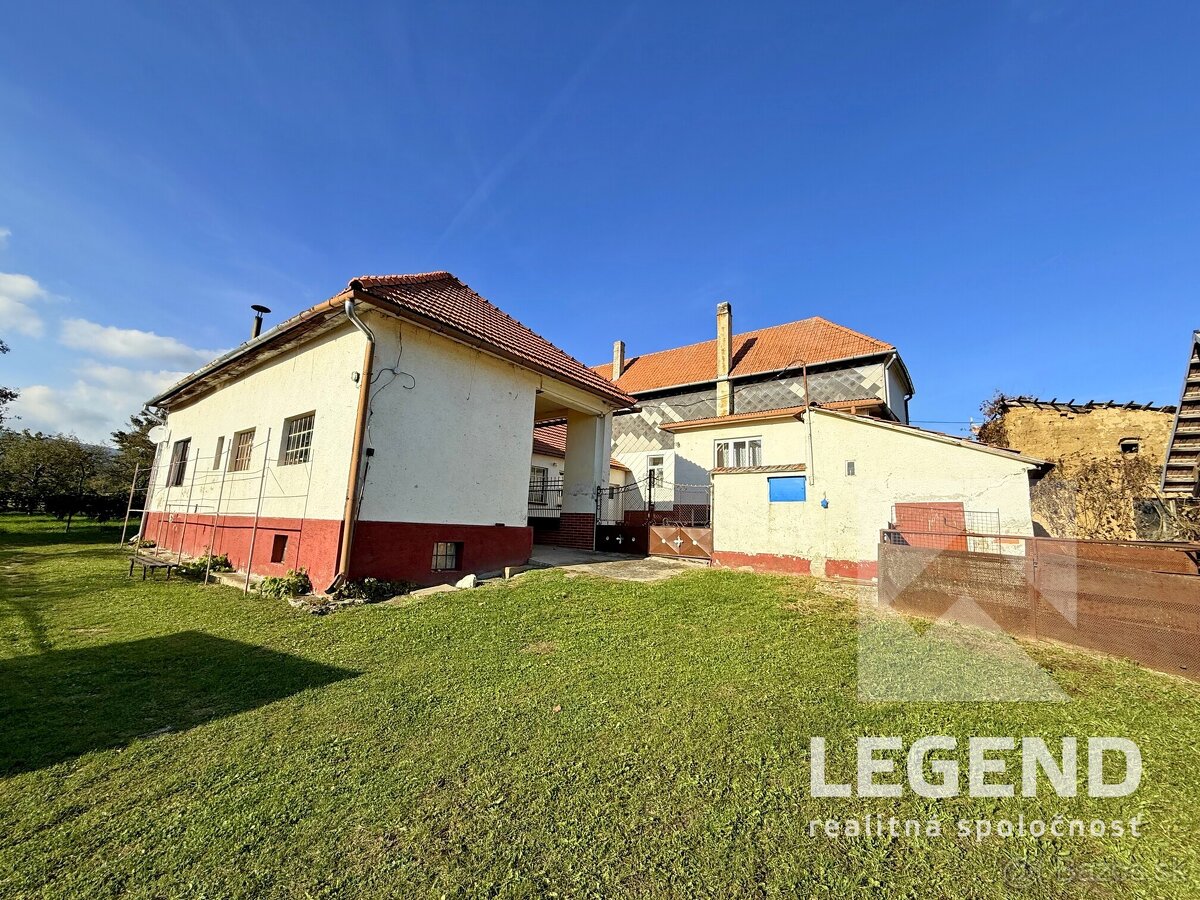Jedinečná usadlosť 8i+2 vo Vrzavke - 12.642m2, hosp. budovy