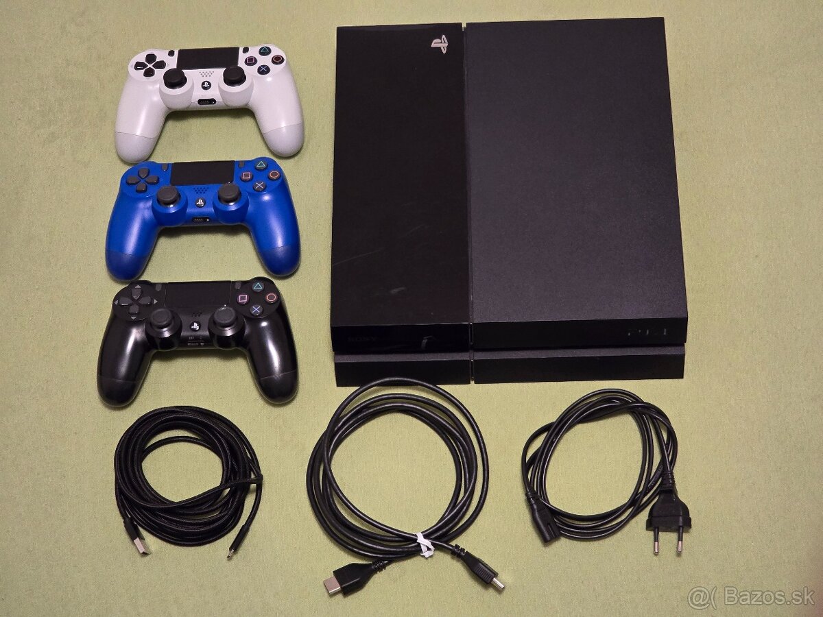 Predám PS4 500GB + 3x ovládač