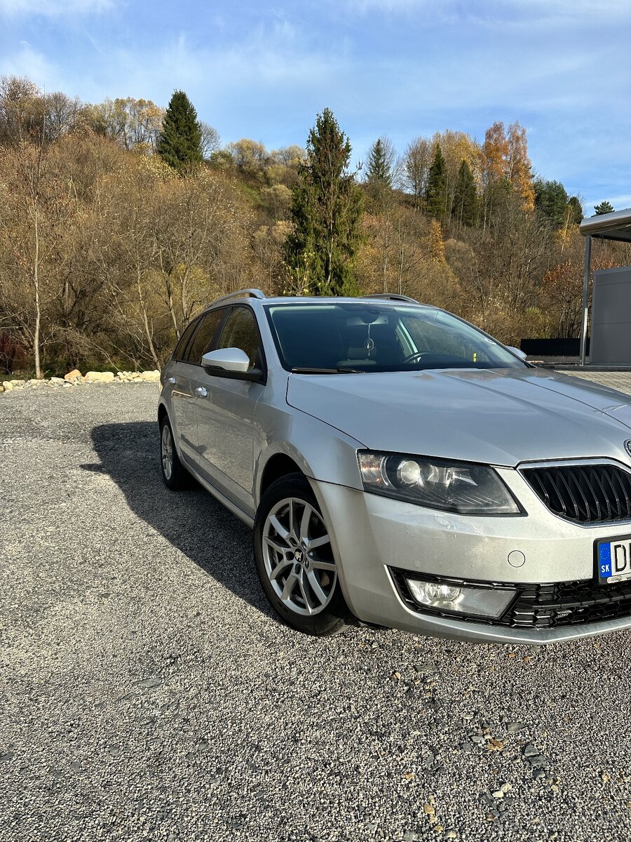 Škoda Octavia Combi 1.6 TDI 77 kW – Bi-Xenóny, Panoráma