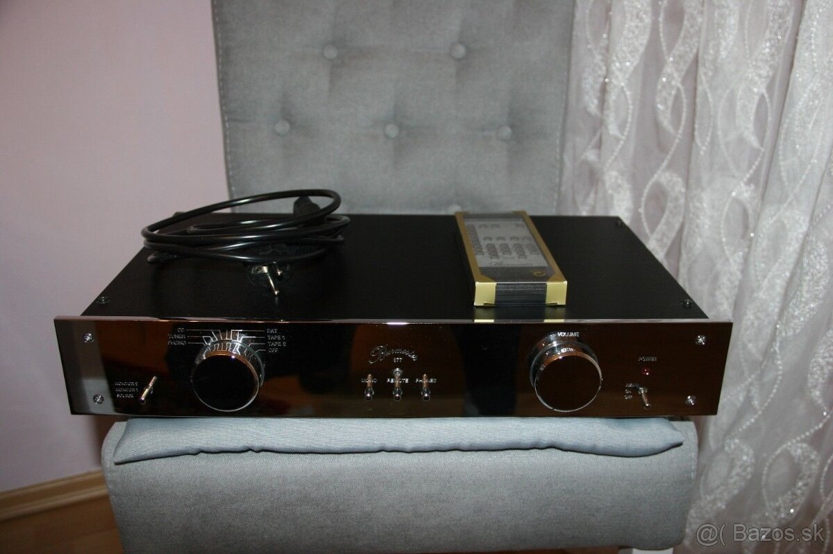Burmester 877 XLR High End stereo predzosilňovač
