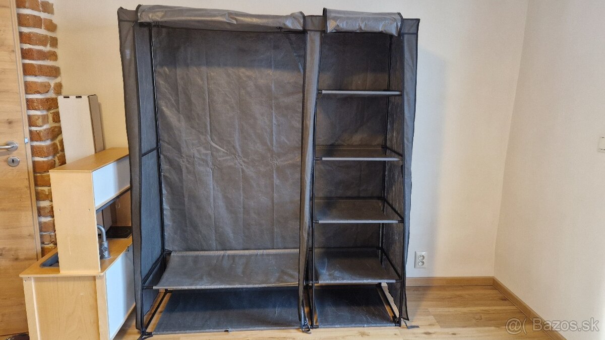 Látková skriňa JYSK