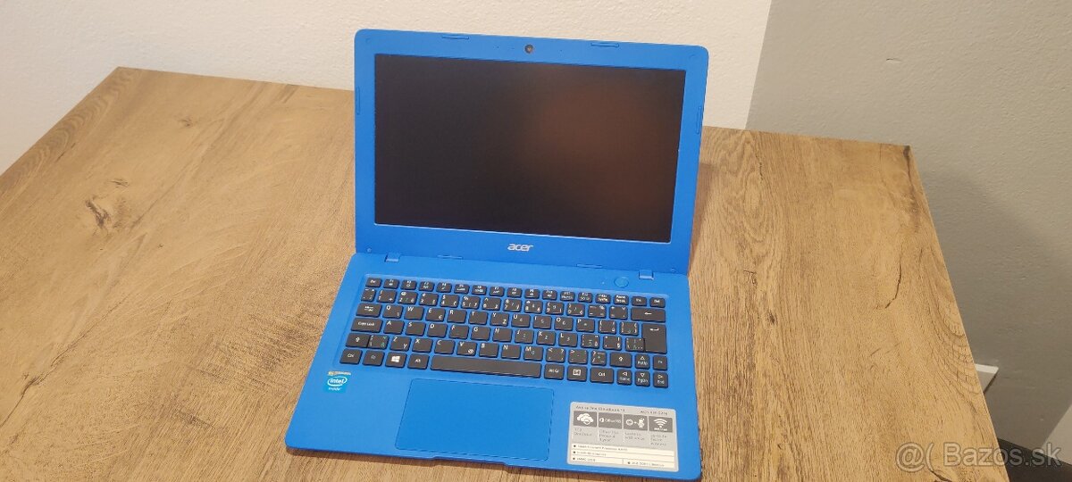 Predám malý notebook Acer