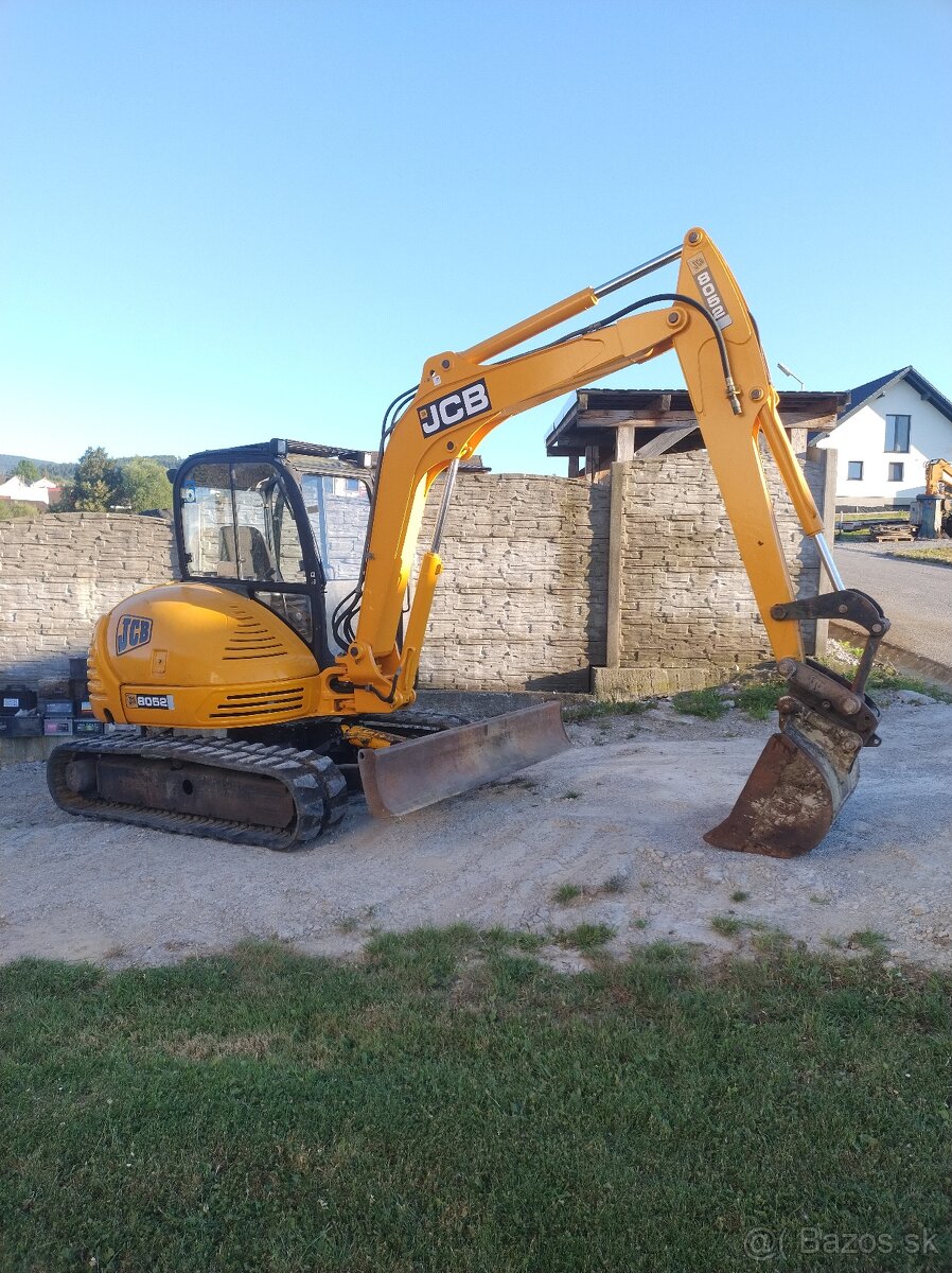 Jcb 8052