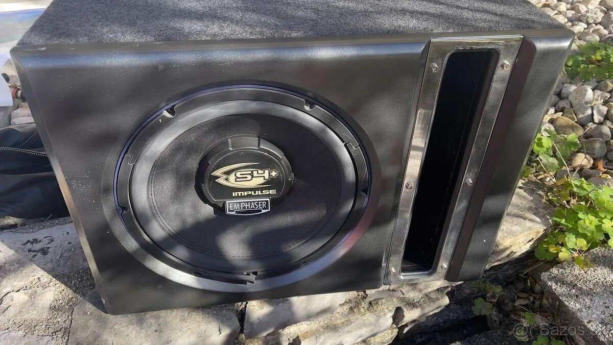 AKtivny subwoofer 250W