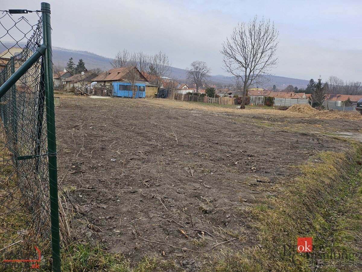 Ponúkam na predaj stavebné pozemky Nitrianske Hrnčiarovce
