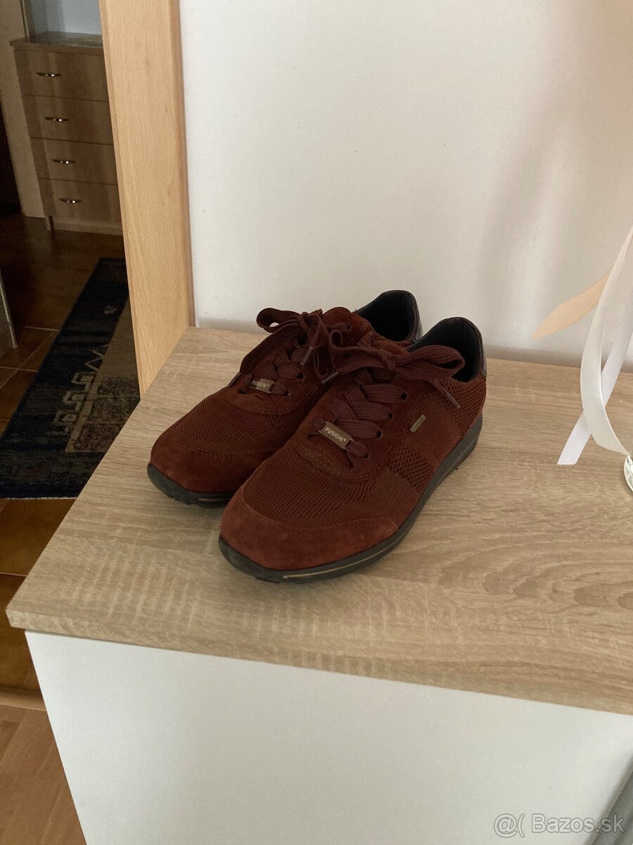 Tenisky Goretex č 41