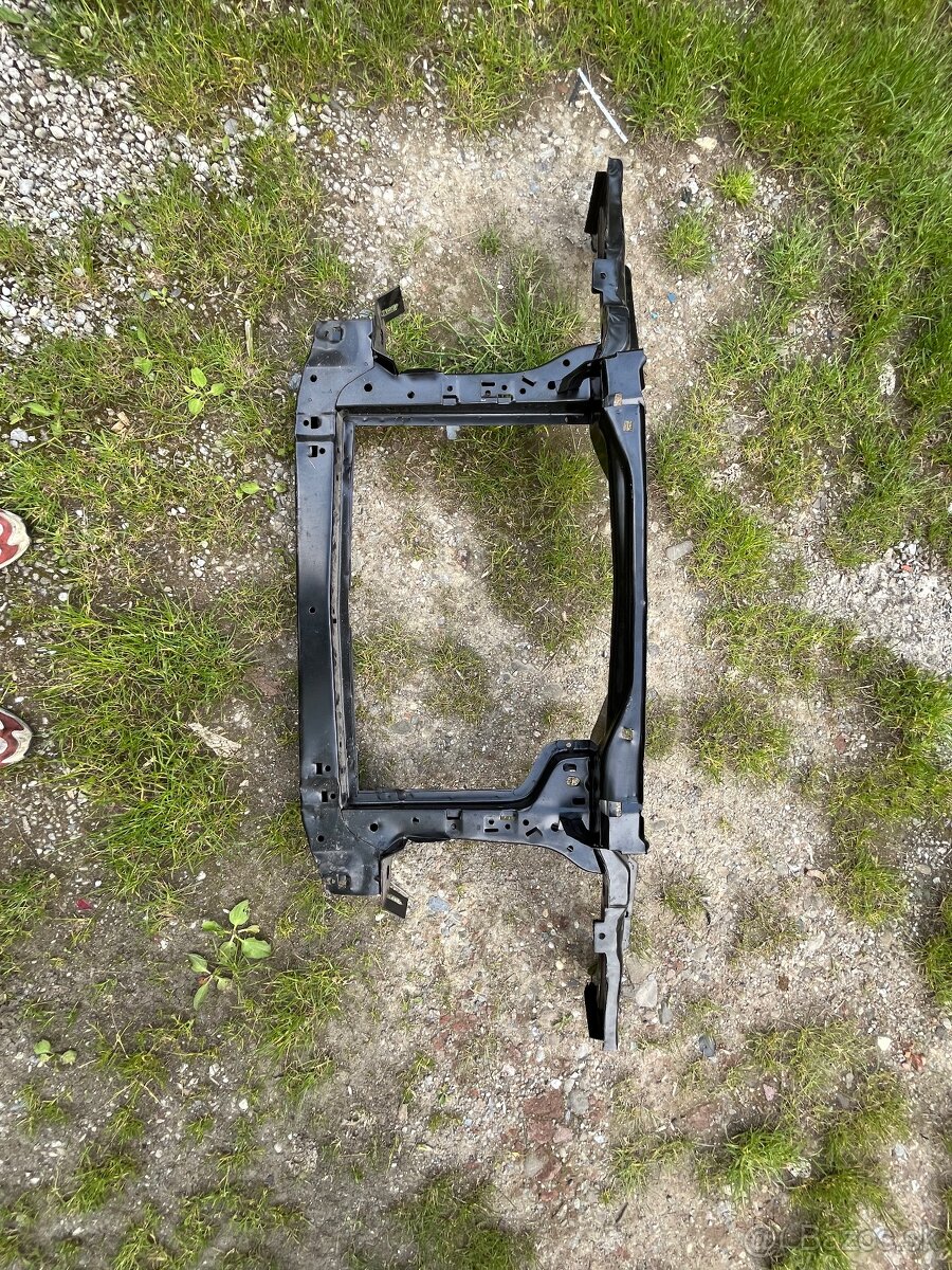 Predám predné čelo na BMW e30