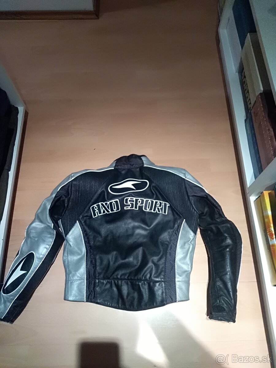 PREDÁM KOŽENÚ KOMBINÉZU NA MOTORKU S TOPÁNKAMI