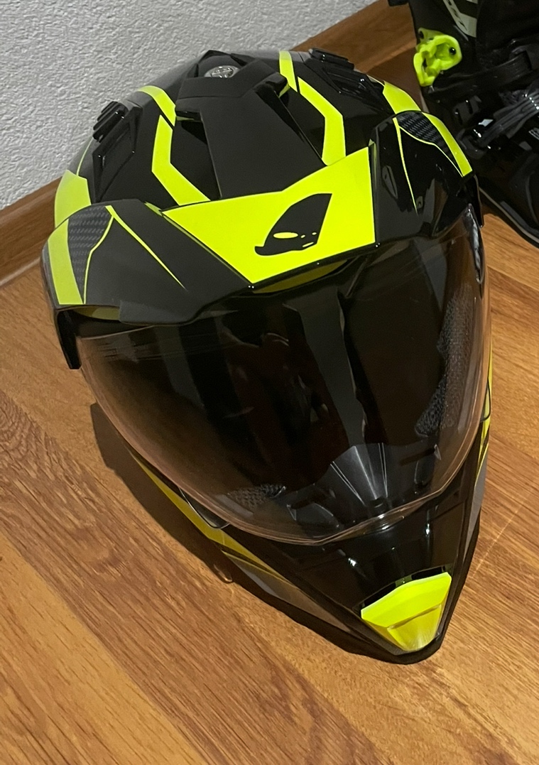 UFO prilba ARIES 2022