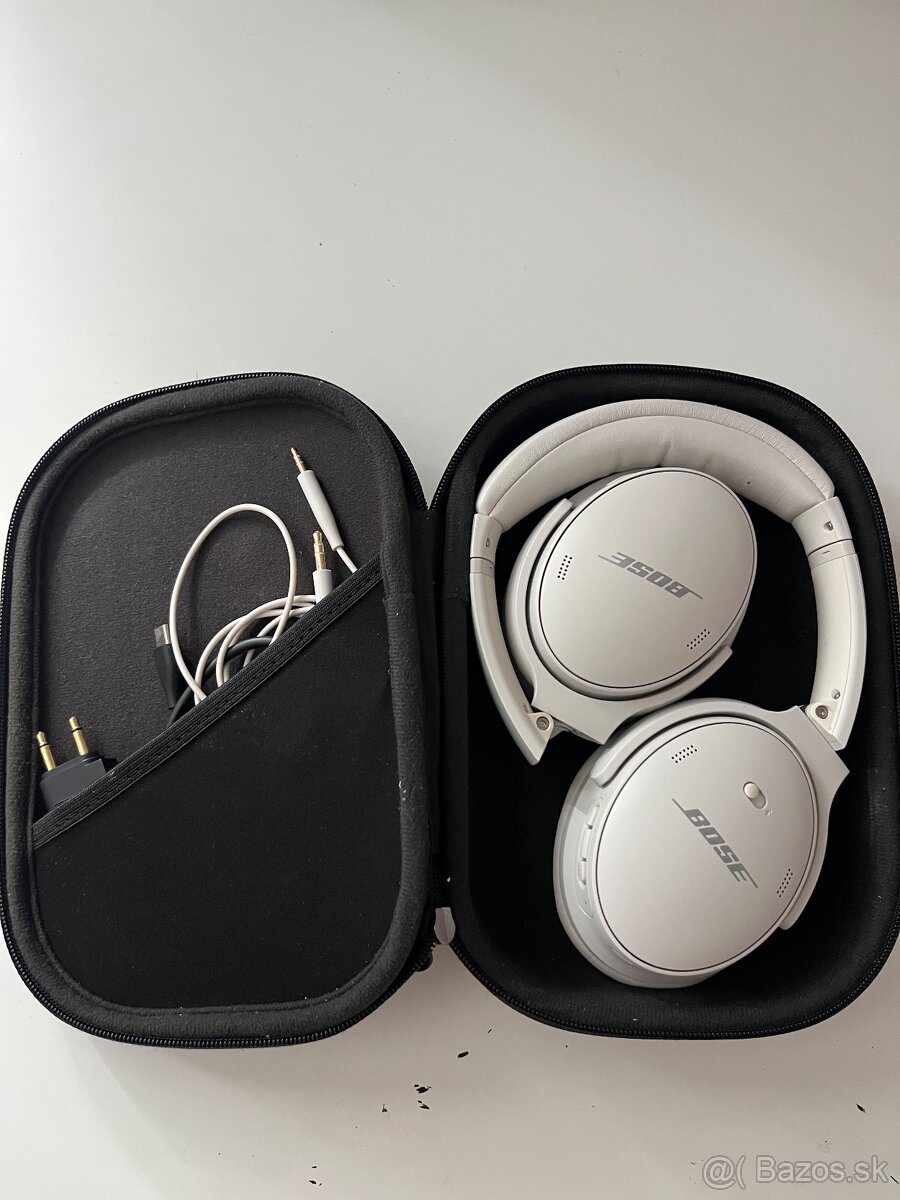 Bose QC 45 biele + komplet príslušenstvo