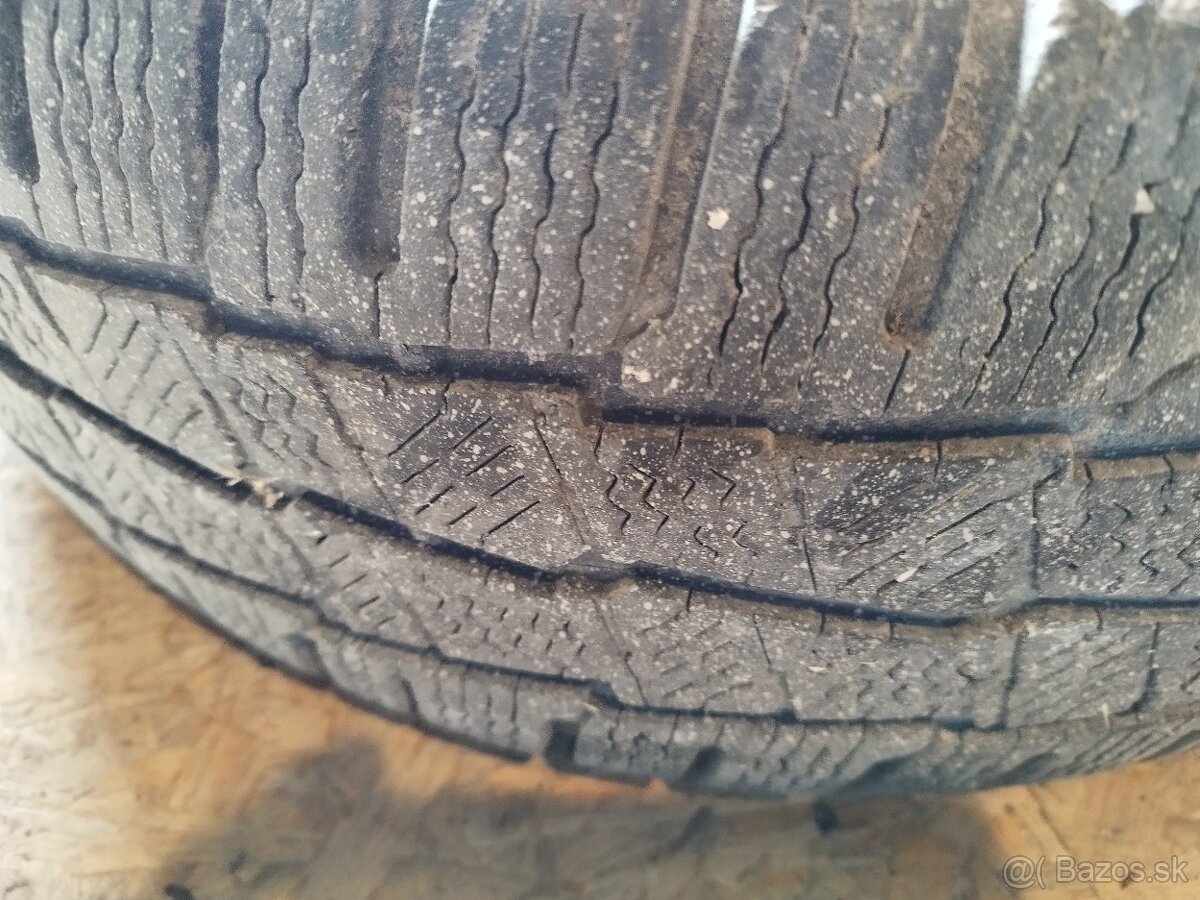 Predám pneumatiky s diskami 225/70R15C